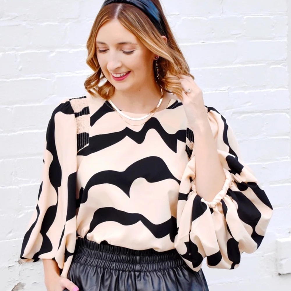 Entro Natural And Black Wave Top size S